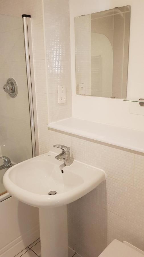City Centre 1 Bed Apartment With Free On Site Parking With Cctv By Lets Relocations برمنغهام المظهر الخارجي الصورة